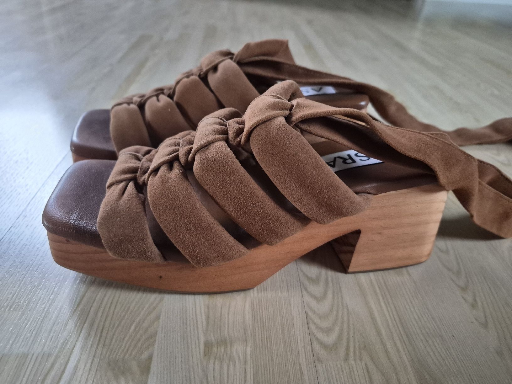 Chaussures femmes: Sandales compensées Asra marron taille 37 neuves – Neuf (Voir description) à Delémont par fab_cpg5