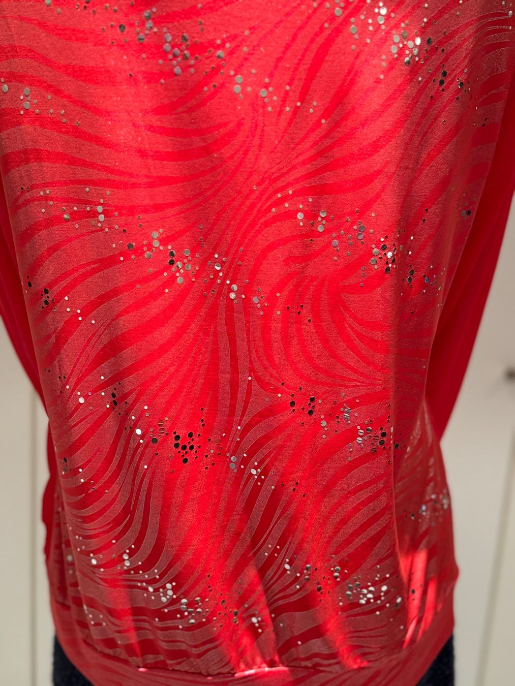 Blusen: Ravissante blouse de soirée rouge 40 – Neu (gemäss Beschreibung) aus Genève von fto_sz8d 3