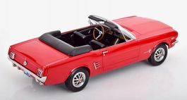 Ford Mustang Convertible, Jahrgang 1966, Massstab 1:18