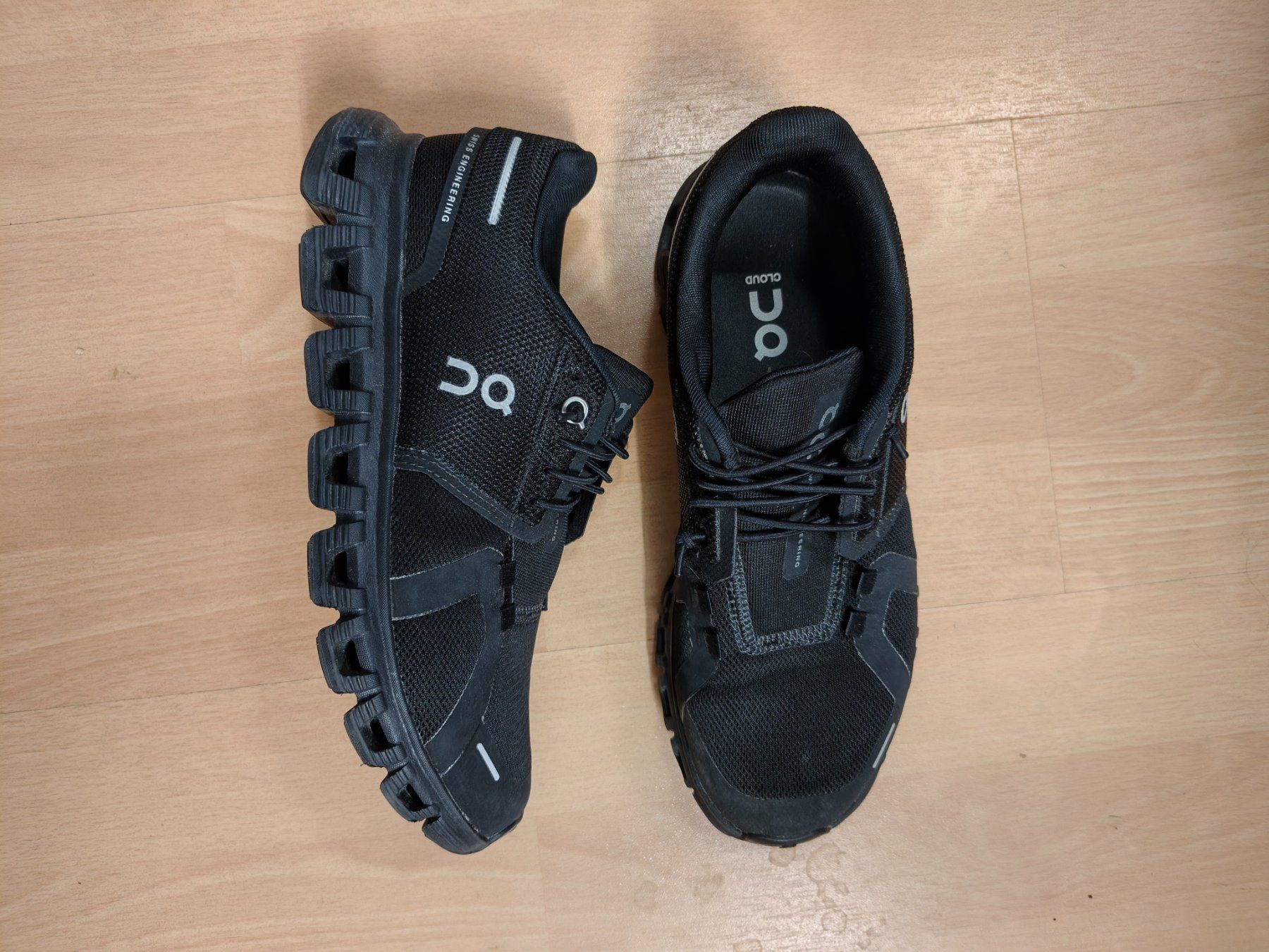 On Damenschuhe: ON Schuhe Damen – Gebraucht aus Montlingen von Nikita-Sidney 1