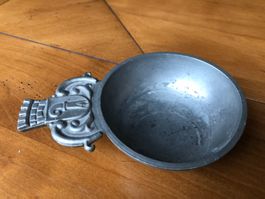 Vide-poche en étain