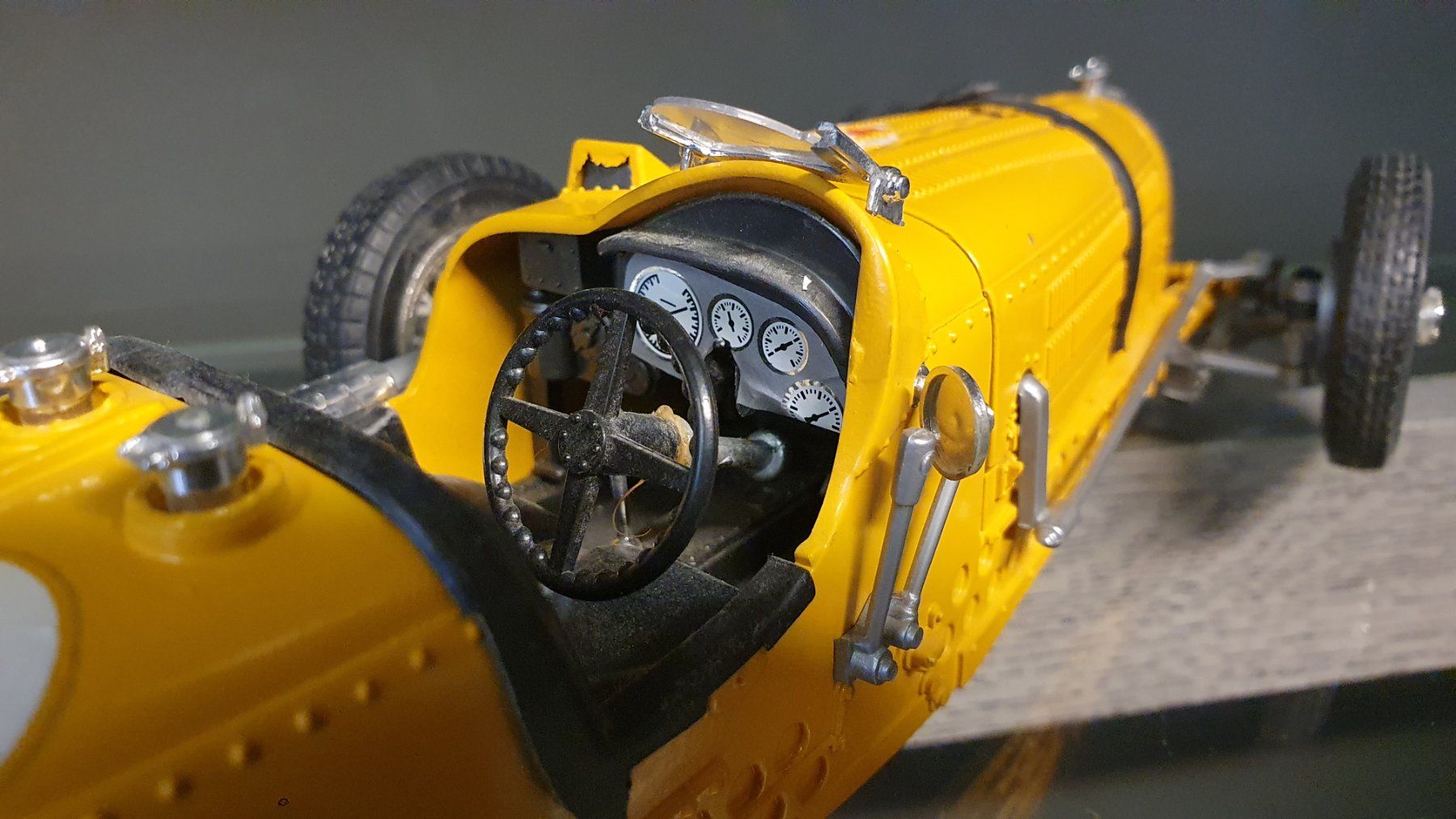 Bburago Voitures modèles: BURAGO: BUGATTI 1934 TYP 59 M:1:18 GELB – D'occasion à Biglen par taunus82 3