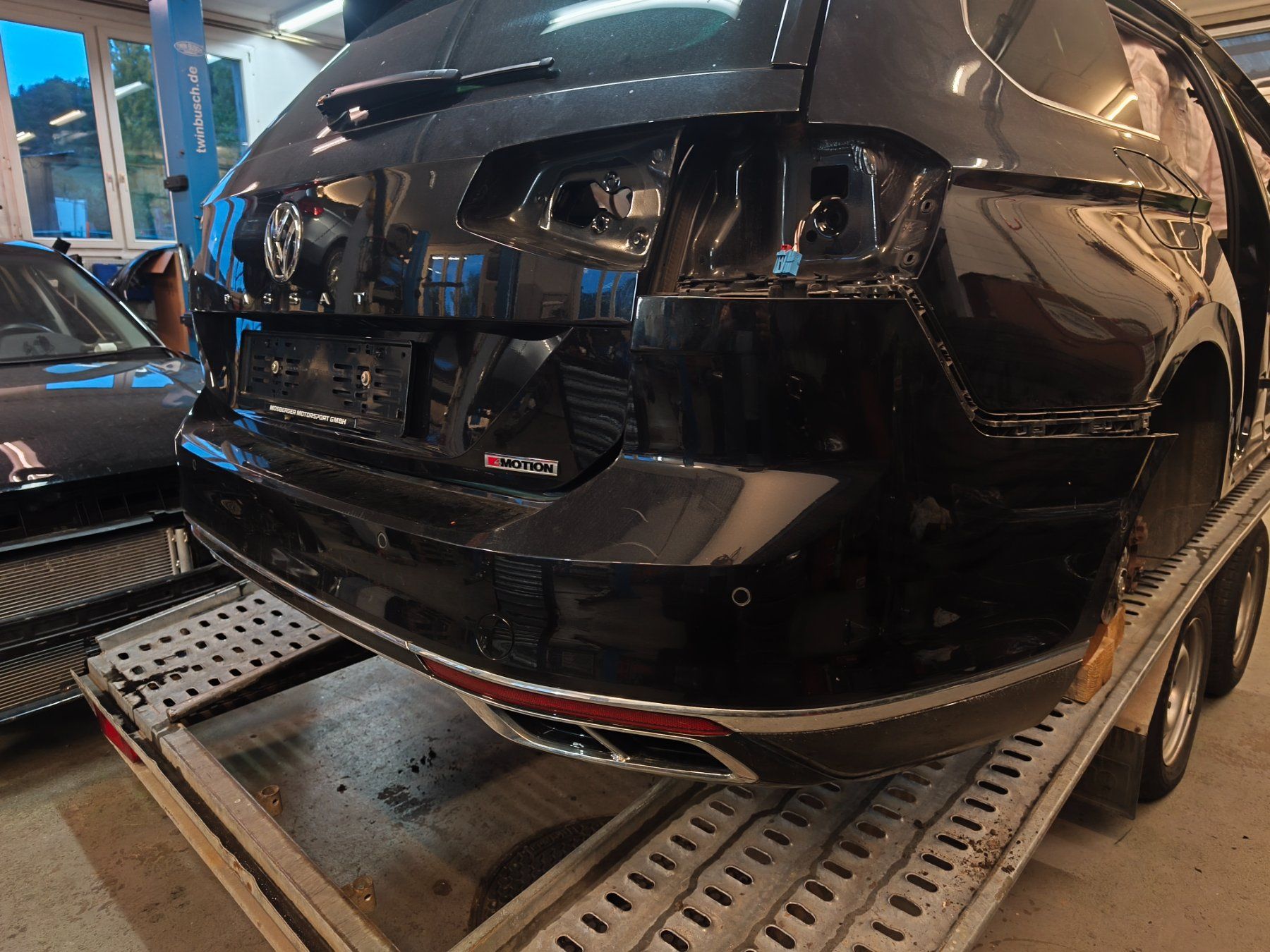 VW Tutti pezzi di ricambio auto: VW Passat B8 Heckstossstange – Usato da Reinach AG venduto da GarageDenis 2