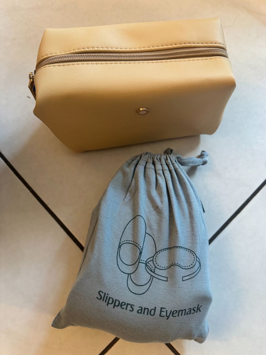 Custodie per cosmetici: NEU - Emirates BUSINESS CLASS  Set Nr 12 – Nuovo e nell'imballaggio originale da Maienfeld venduto da Fashion_2009