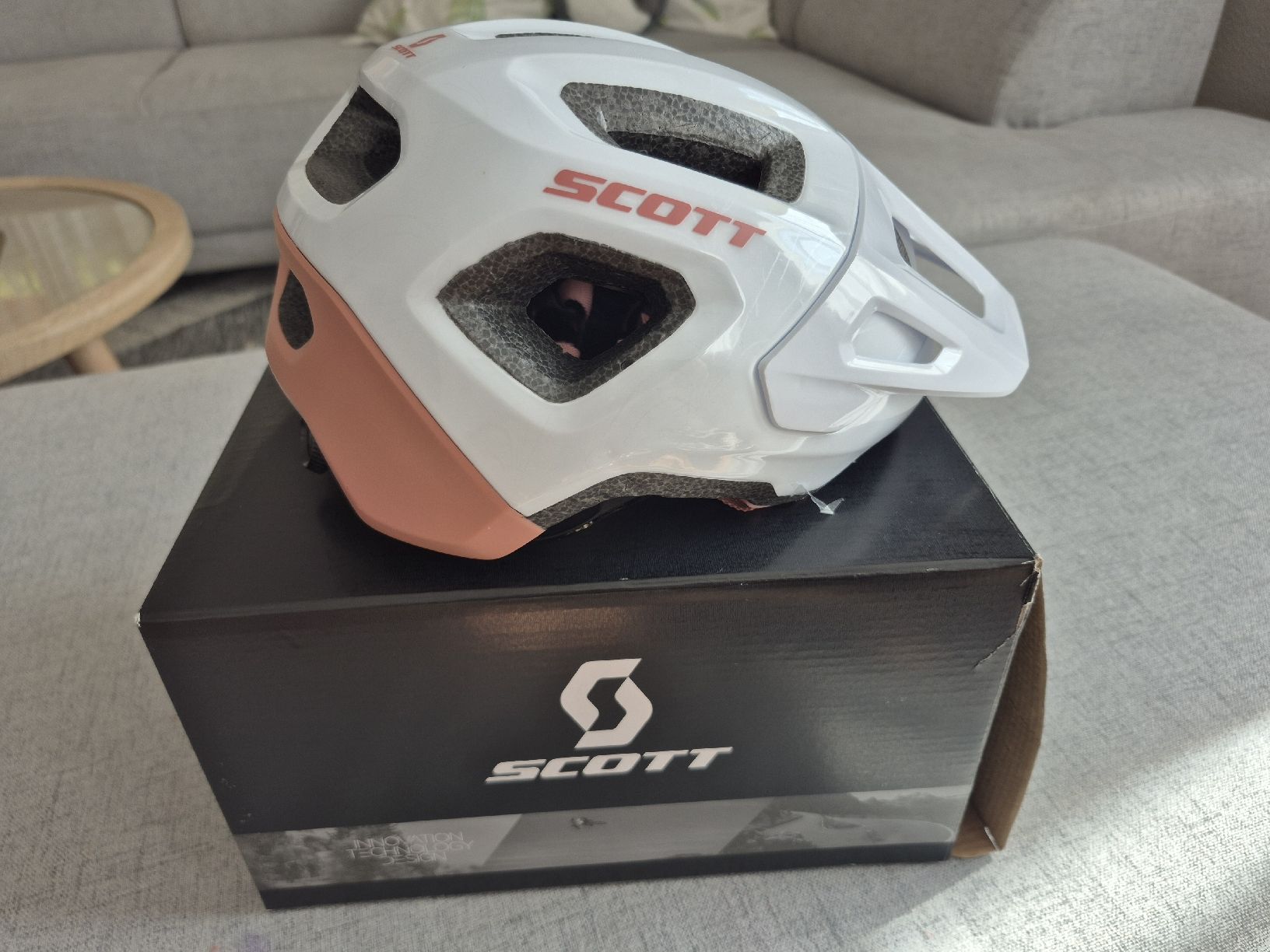 Scott Caschi: Scott Helm 49-53 – Usato da Spiez venduto da V.H.K.