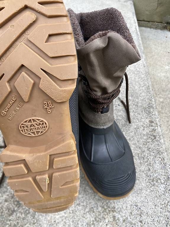 Scarpe da donna: Winterstiefel Grösse 38 – Usato da Kehrsatz venduto da Watzel 1