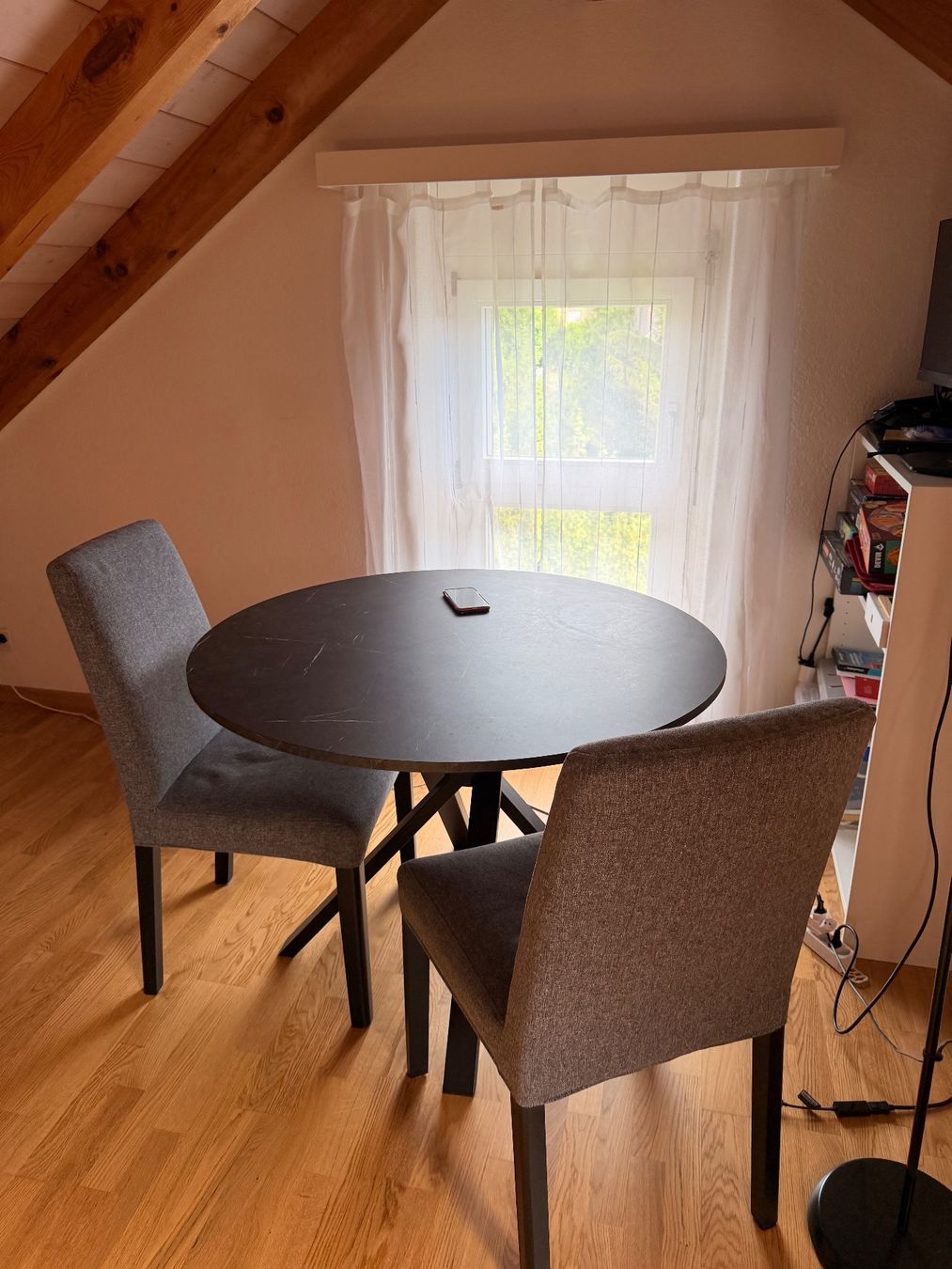 Ikea Set de table et chaises: MARIEDAMM table 105cm and 2 chairs – D'occasion à Murten par api_mwx2 3