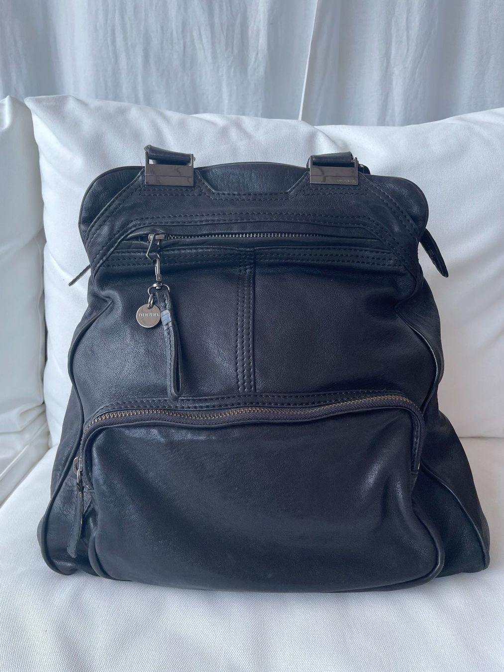 Diesel Taschen für Damen: Diesel Schultertasche aus Leder schwarz – Gebraucht aus Olten von hahnice99