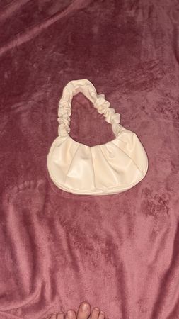 Super Trendige Handtasche in Creme-Weiss für den Sommer!