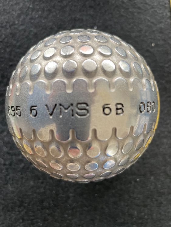 Lot De 8 Boules De Pétanque - État Comme Neuves - Diamètre 72mm - Poids 715gr - Non Gravées