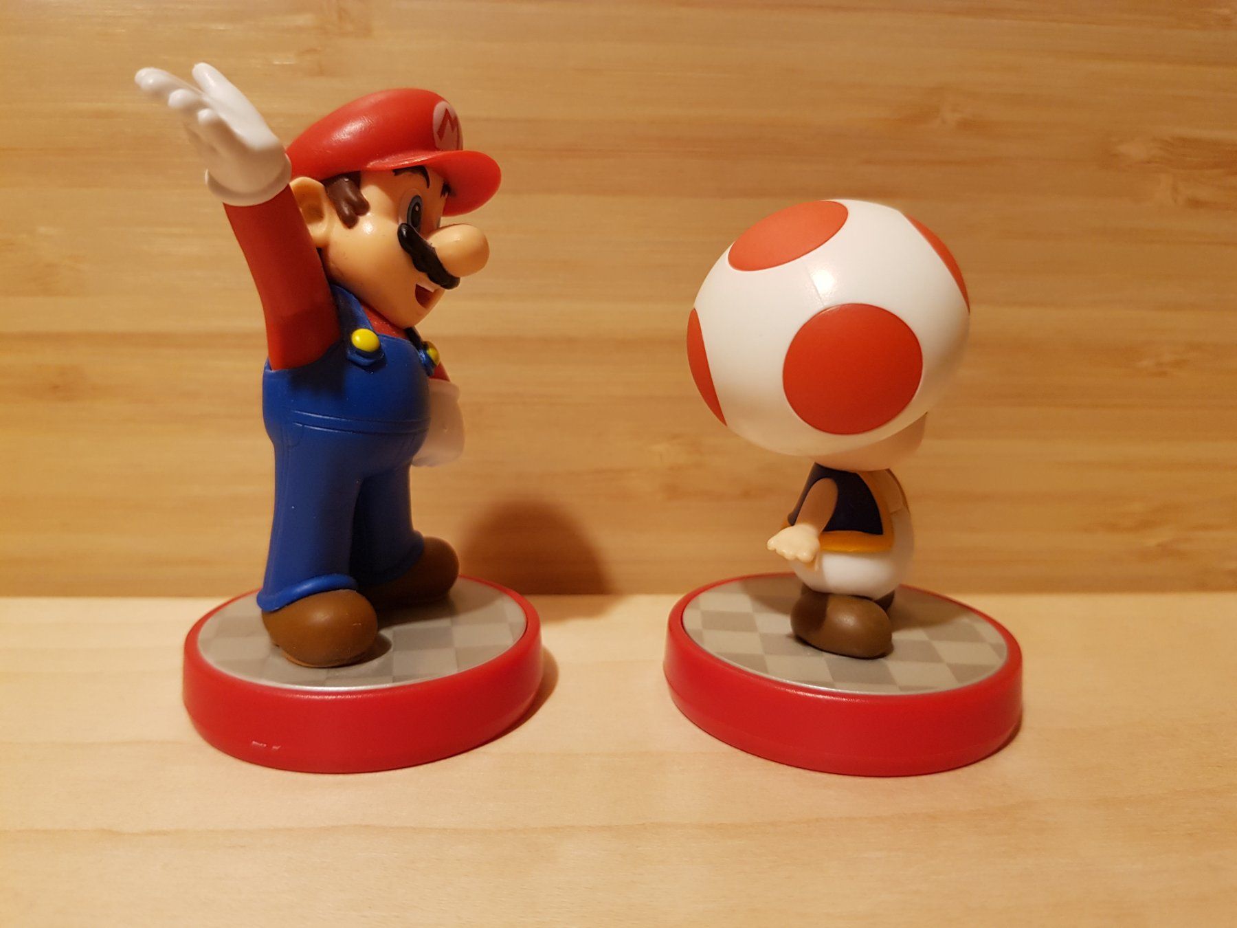 Nintendo Giochi: amiibo Toad + Mario – Usato da Münchenstein venduto da 2DGames 3