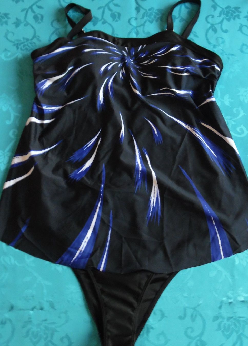 Costumi da bagno & Bikini: Tankini 2-Teilig. Eu-Gr. 44 – Nuovo e nell'imballaggio originale da Bellinzona venduto da Luna093
