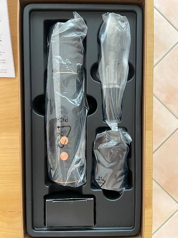 Apribottiglie & Tappi per chiusura: Cavatappi elettrico – Nuovo e nell'imballaggio originale da Monte Carasso venduto da Salvia71 1