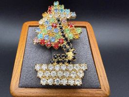 Vintage Baum Brosche mit bunten Strasssteinen