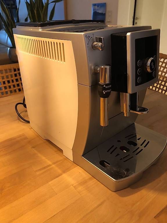 Macchine per caffè & Macchine per espresso: Delonghi  Kaffevollautomat  – Usato da Buchs Ag venduto da rock23 2
