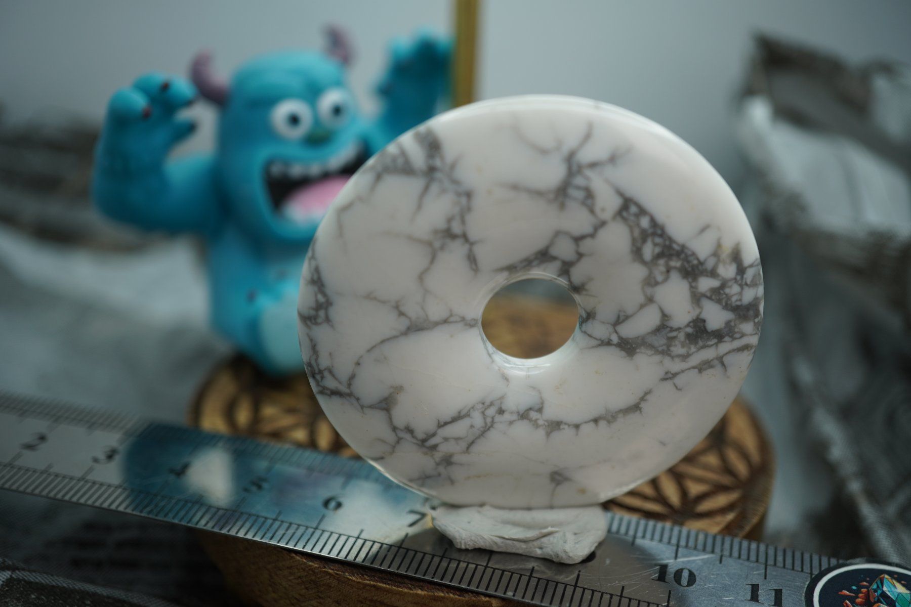 Minerali & Pietre curative: Howlith   Pi Scheibe  ca 50mm   ab  1.-     Räumung – Nuovo e nell'imballaggio originale da Eschenbach SG venduto da topstone 7