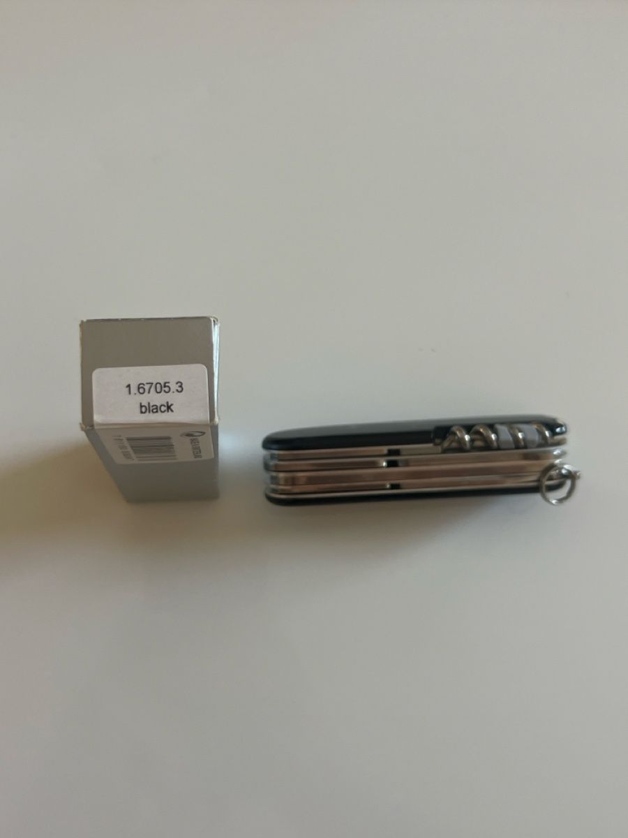 Victorinox Coltelli tascabile: Victorinox Explorer Black 1.6705.3 – Nuovo e nell'imballaggio originale da Urtenen-Schönbühl venduto da DMC3o 2