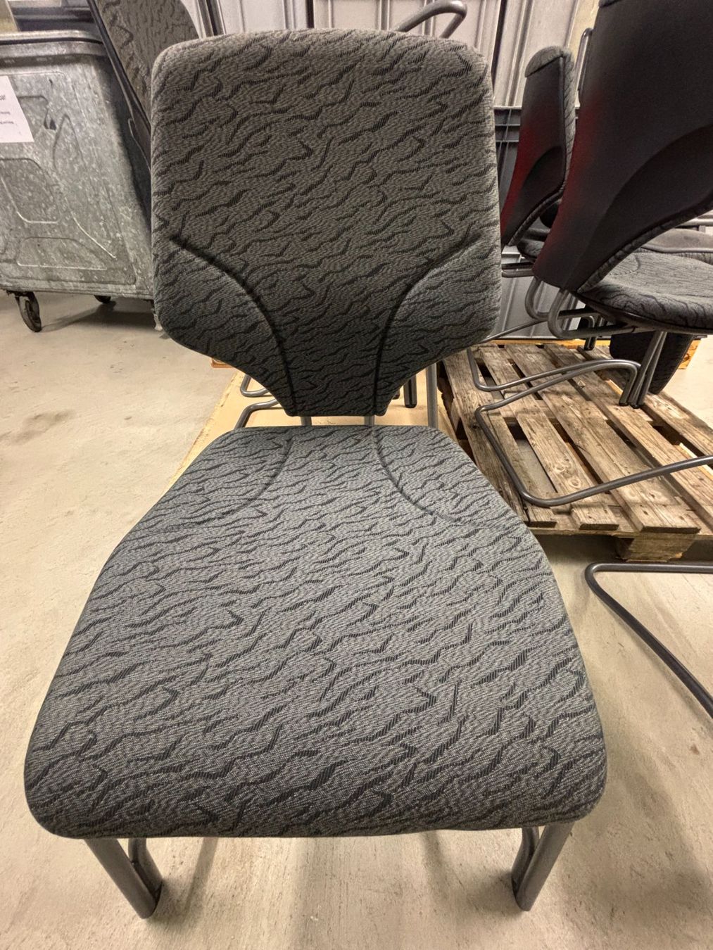Giroflex Stühle: Konferenzstühle 8 Stk. – Gebraucht aus Hinwil von fac_688b 1