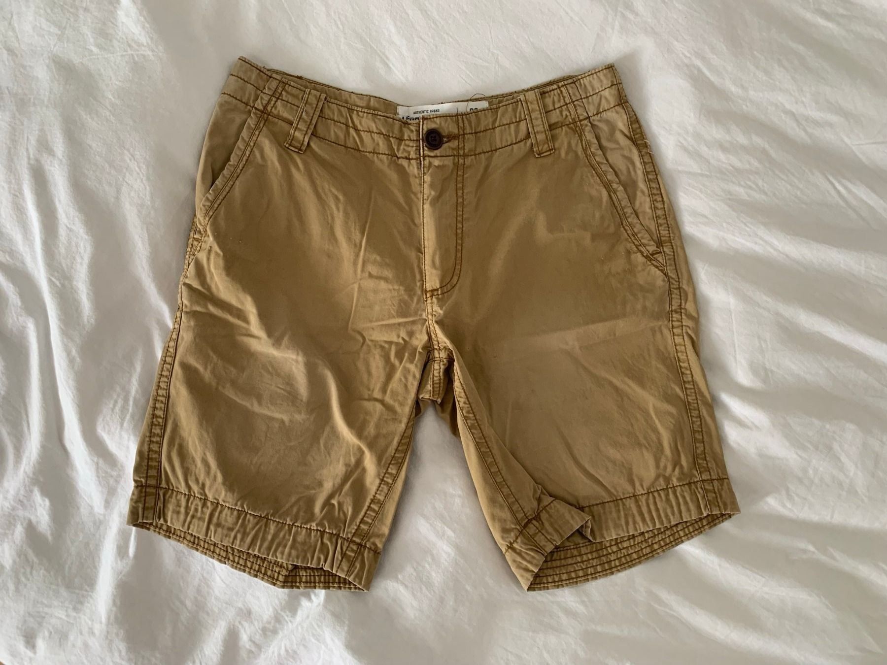 Pantalons: AEROPOSTALE - Shorts hellbraun 32/M – D'occasion à Zürich par Diazaio