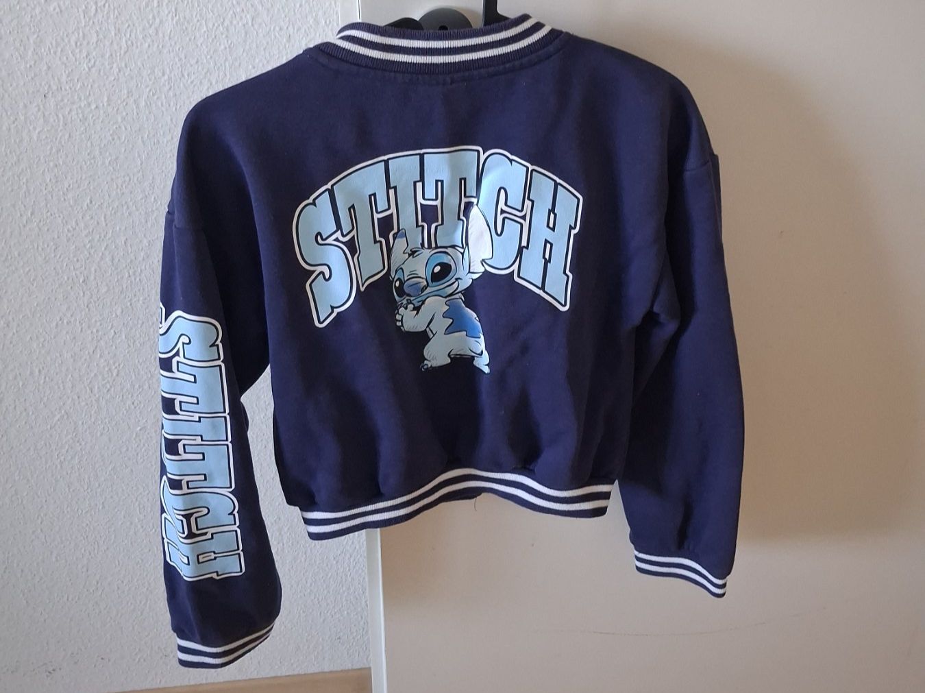 Disney Giacche & Cappotti: Disney Stitch College Jacke, Gr. 146 – Usato da Basel venduto da robaczek277 2