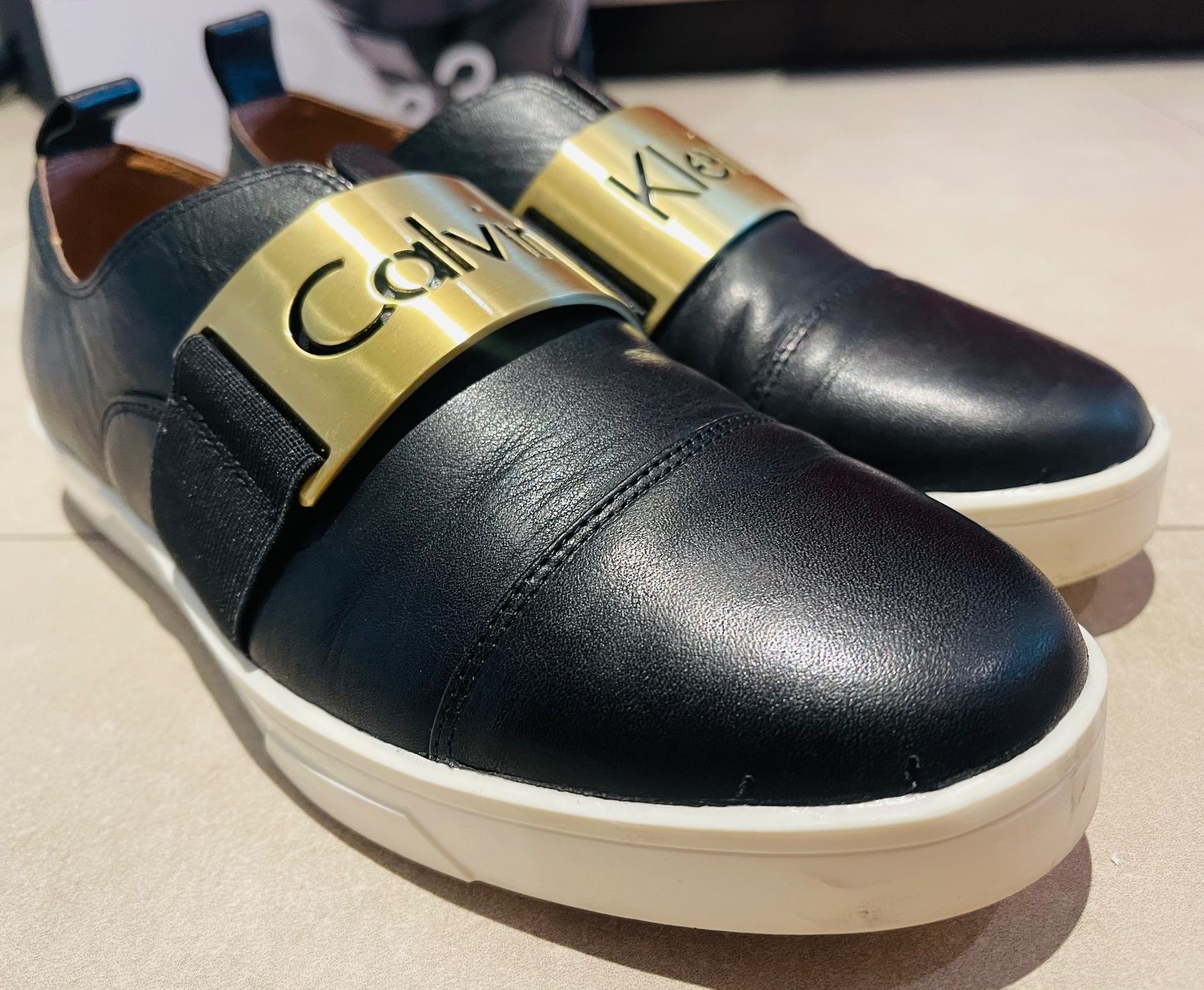 Calvin Klein Scarpe da donna: Damen Leder Schuhe  Calvin Klein grosse 40 – Usato da Leibstadt venduto da Ukrainelvivvorever 3