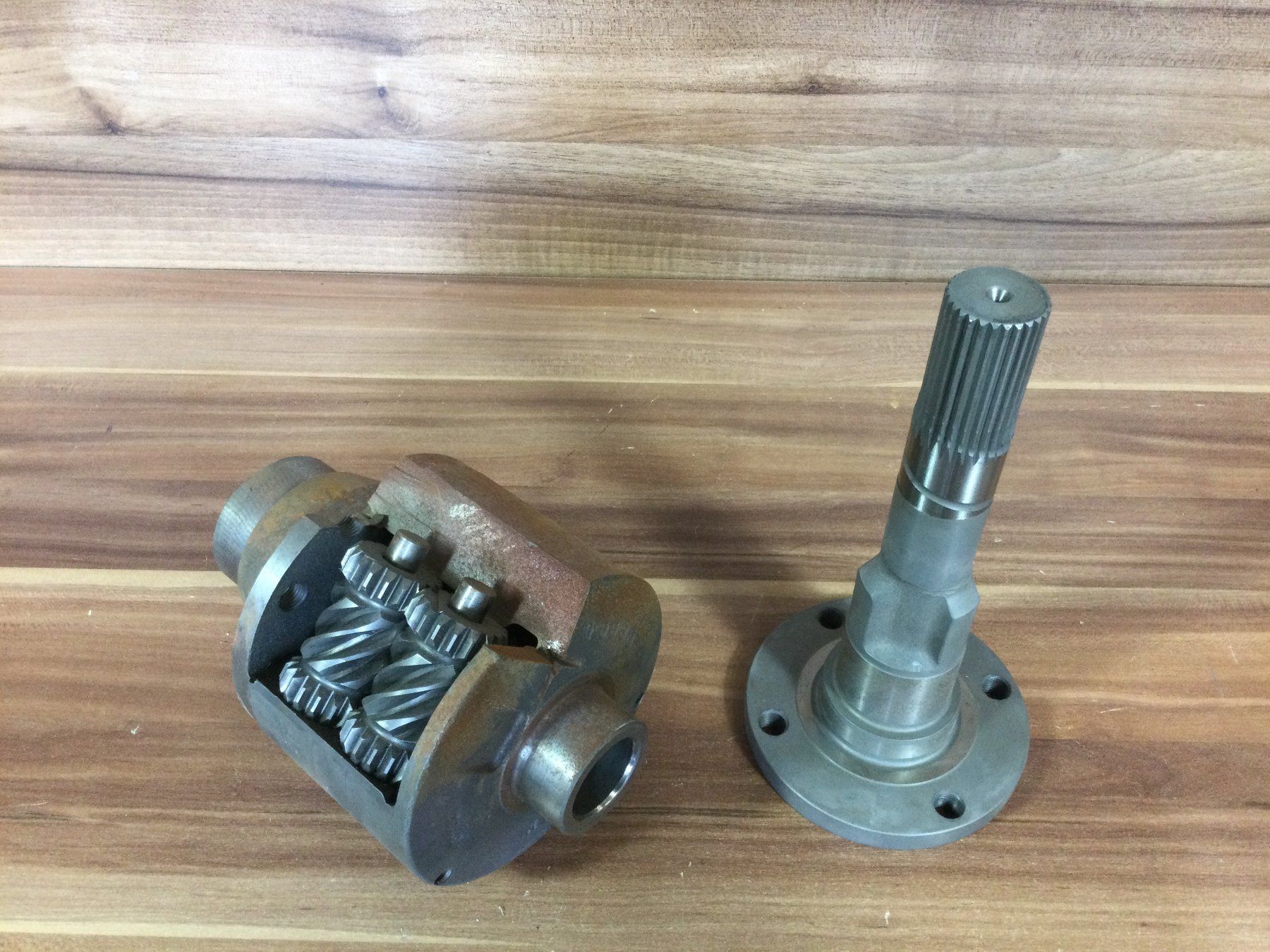Attrezzi da lavoro: Schnittmodel Torsen-Mittendifferential ändlich Audi Quattro – Usato da Wangen SZ venduto da kuriosum12 5