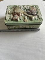Niedliche Blechdose mit Katzenmotiv, Frühling/Sommer (I)