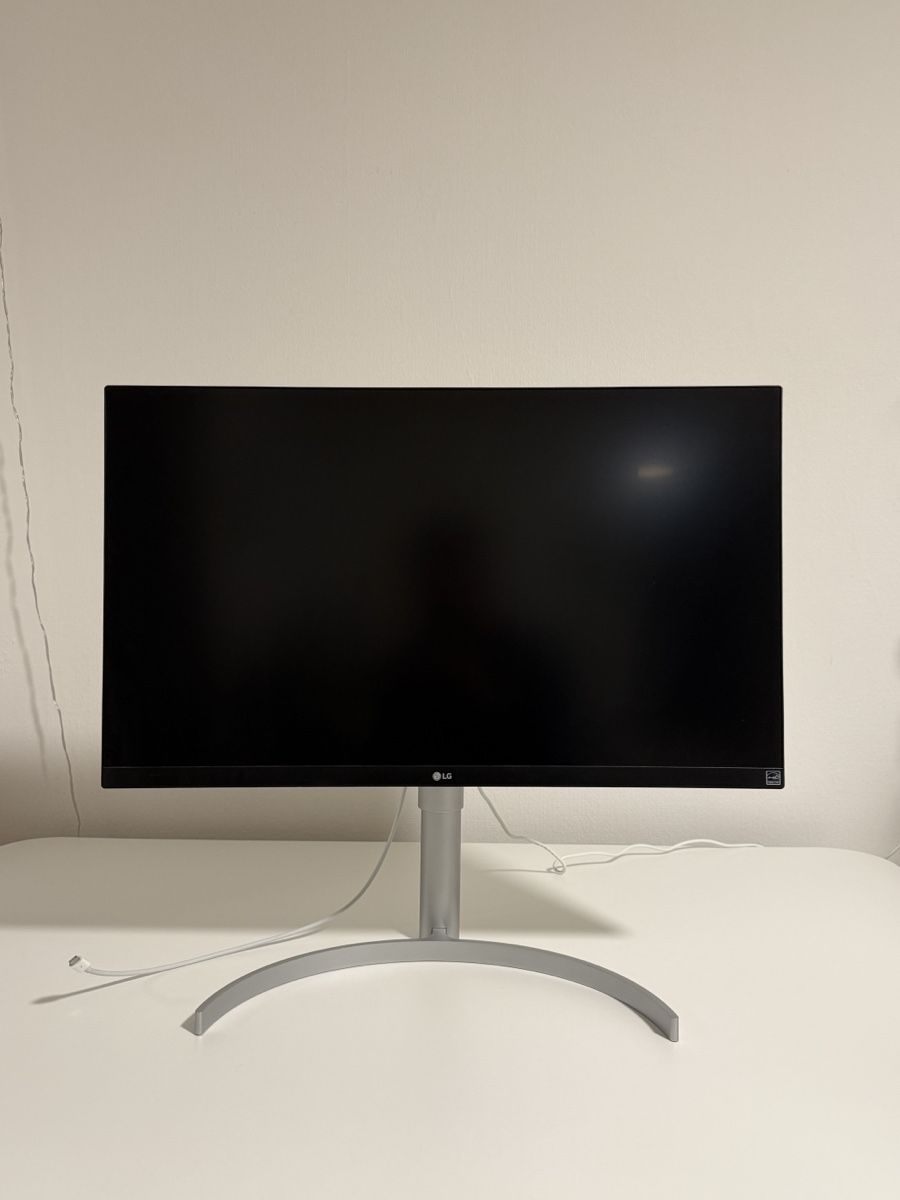 LG Monitor: LG 27" Bildschirm – Usato da Lenzburg venduto da and_5pq2