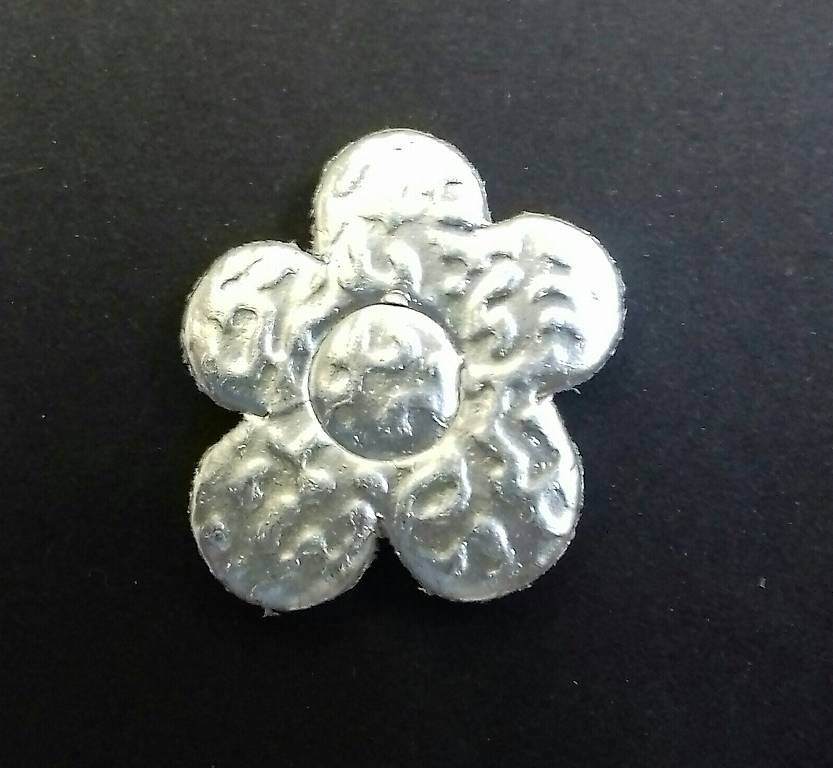 Figurines: Alusoft Blume 2.4cm. 20 Stück – D'occasion à Wetzikon ZH par jeg_lwc9 1