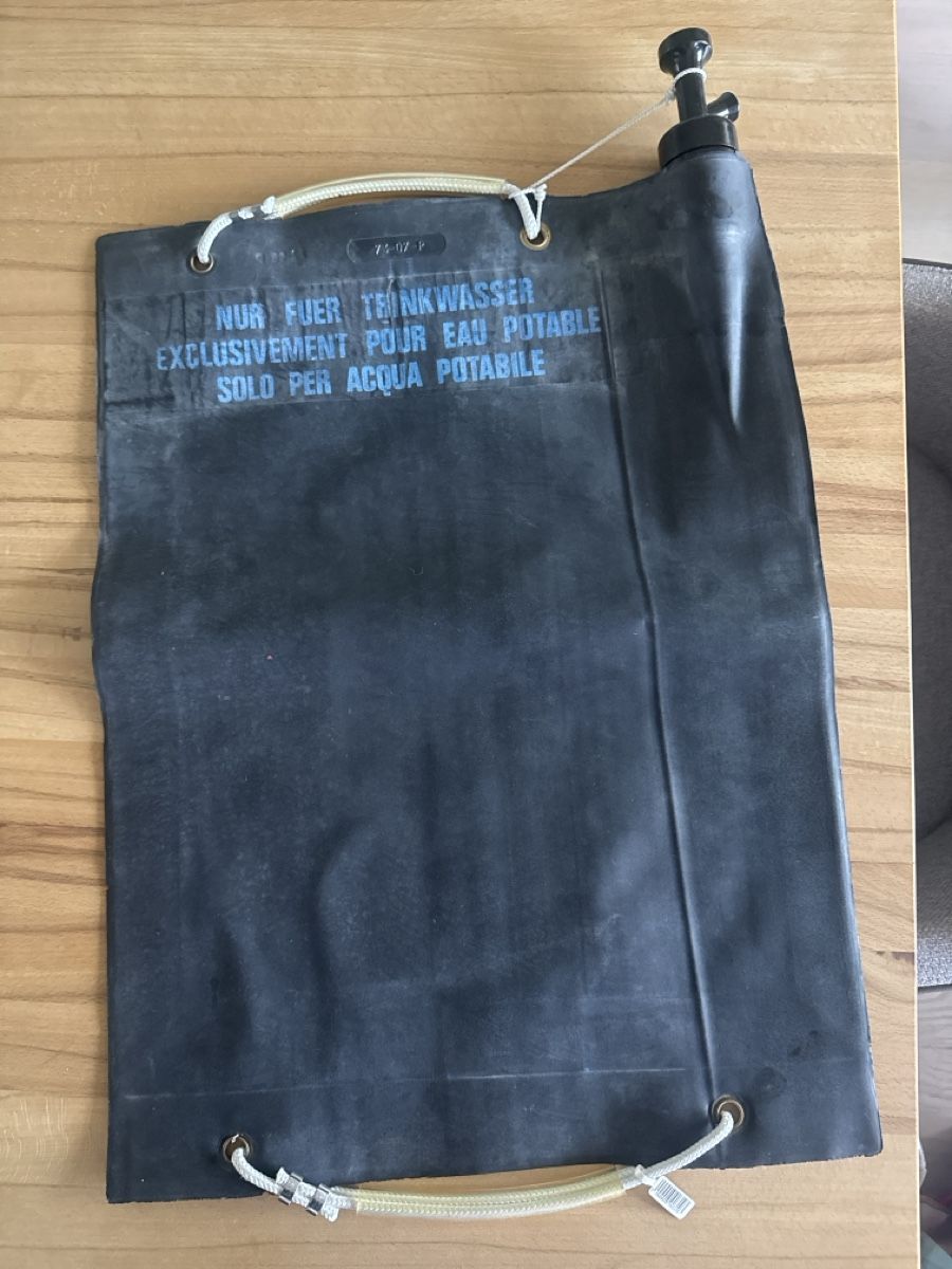 Schweizer Armee Sonstiges Fahrzeugzubehör: Wassersack Schweizer Armee 20L mit Duschbrause – Gebraucht aus Münchenstein von kiramee