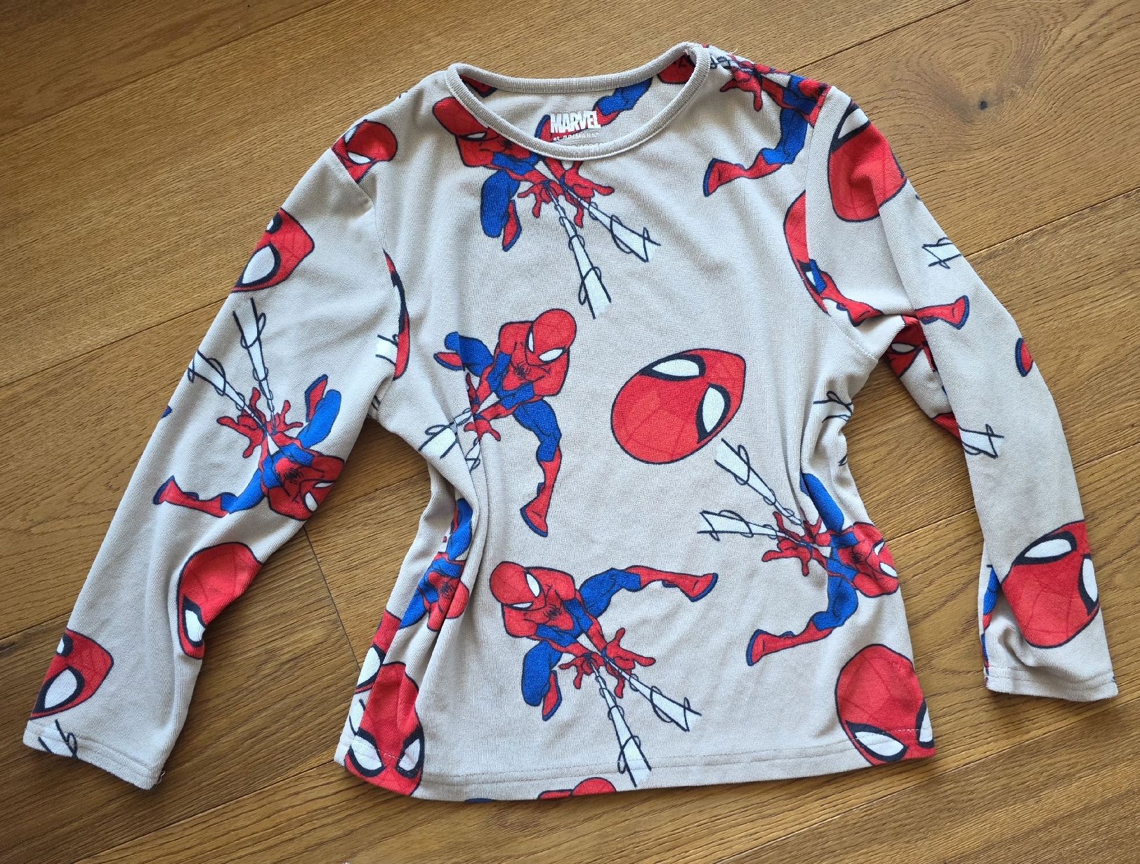 Pyjamas & Ähnliches: Pyjama/Flausch-Trainer Spiderman Marvel Grösse 128. – Gebraucht aus Zell LU von claro62 1