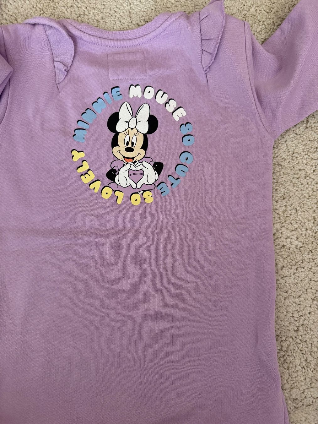 C&A Maglioni & Felpe: Mädchen Pullover Minnie Mouse Lila Grösse 104 – Usato da Embrach venduto da vas_fky8 2
