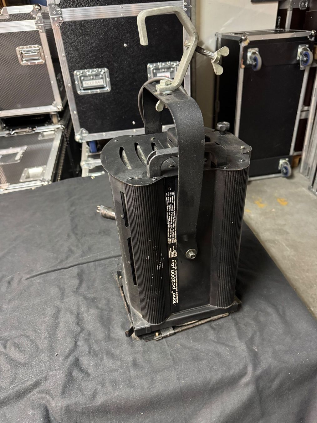 Lampade: Lichttechnik tono pc2000plus Theaterbühne Profi Licht – Usato da Oberdorf NW venduto da AndotechnicsGmbH 2