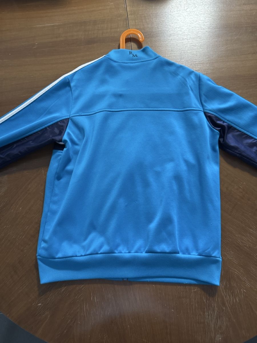 Adidas Jacken & Mäntel: Adidas Real Madrid Jacke in Kindergrösse – Gebraucht aus Wallisellen von I_buy_your_stuff 6
