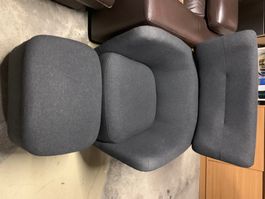 Fauteuil et repose-pieds, gris, bon état