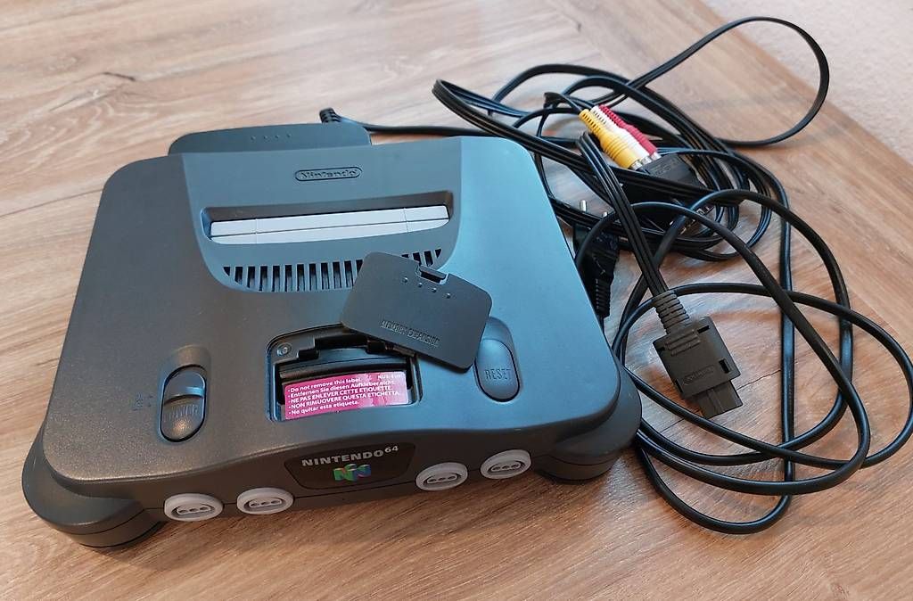 Consoles: Nintendo 64 Konsole inkl. 2 Controllern – D'occasion à Brislach par Rocksie 1