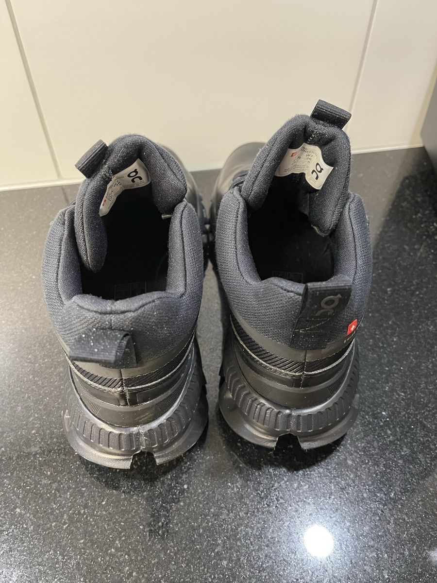 Damenschuhe: On Cloud Hi Waterproof Laufschuhe - Schwarz – Neu (gemäss Beschreibung) aus Oberrieden von Boccia1981 2