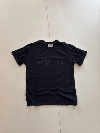 Essentials Shirt Grösse S