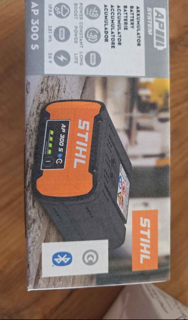 Stihl Caricatori & Batterie: sthil 2akkus und Ladegerät – Nuovo e nell'imballaggio originale da Château d Oex venduto da Px2520 1
