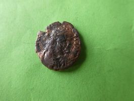 uralte Bronzemünze 16 mm     2.14 g