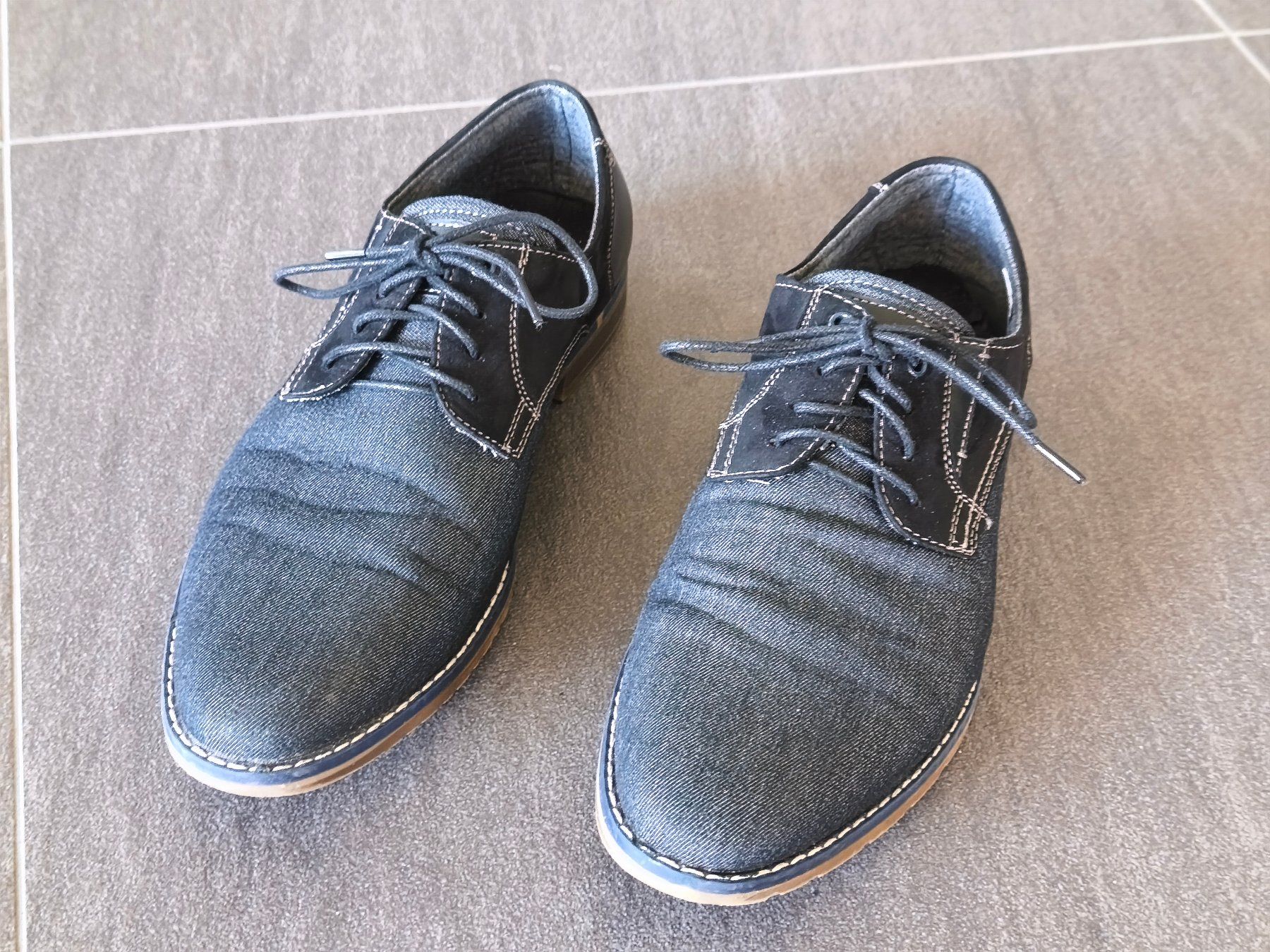 Scarpe da uomo: Schwarze Halbschuhe - Grösse 44 – Usato da Jegenstorf venduto da Juchlistock 1