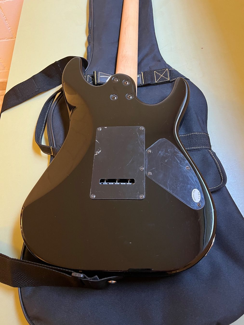 Strumenti musicali: Schöne linkshänder Gitarre – Usato da Hochdorf venduto da Brandnew 3