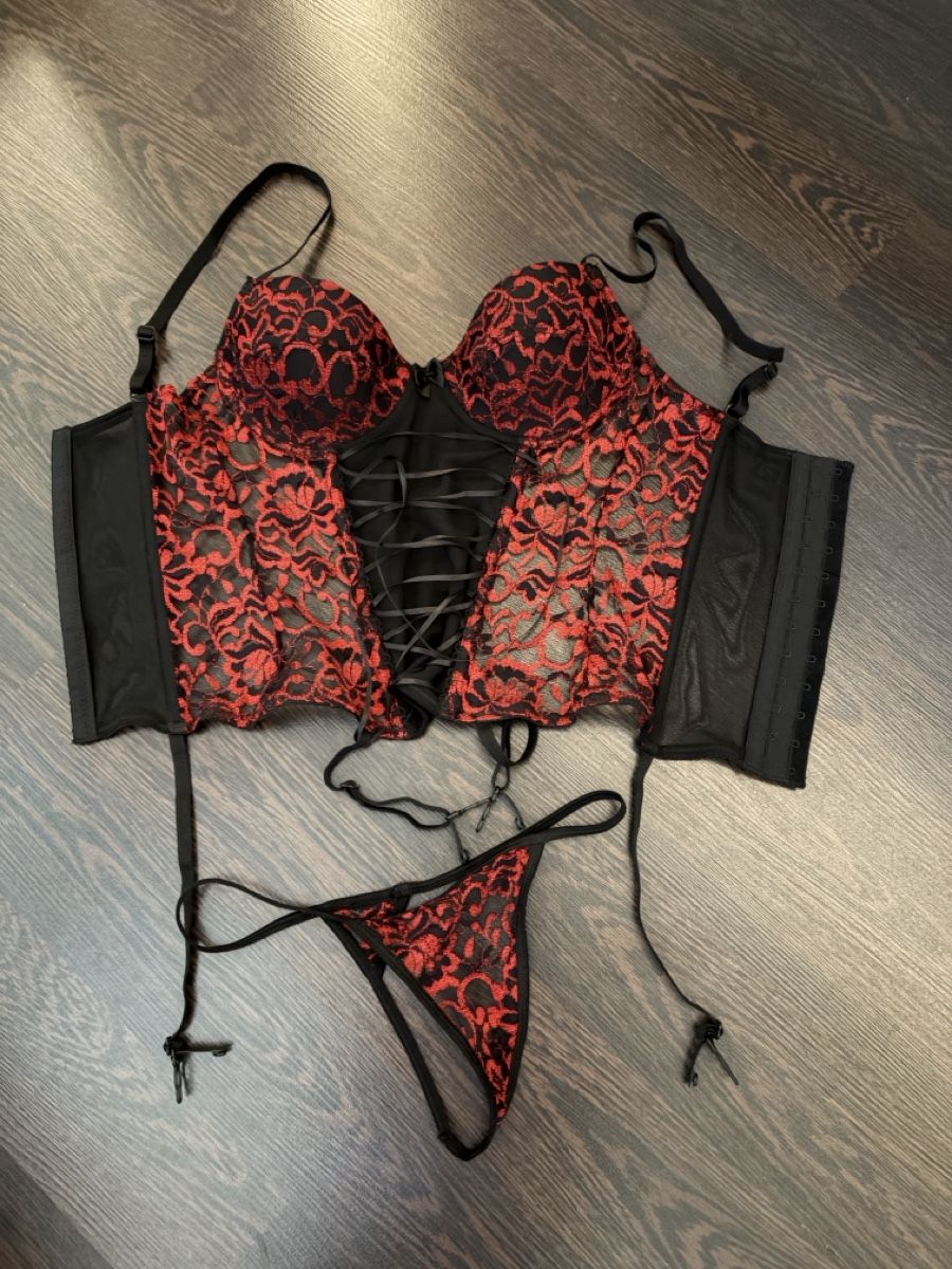 Sonstige Unterwäsche: Dessous-Set Korsett  – Gebraucht aus Bolken von viv_52qx