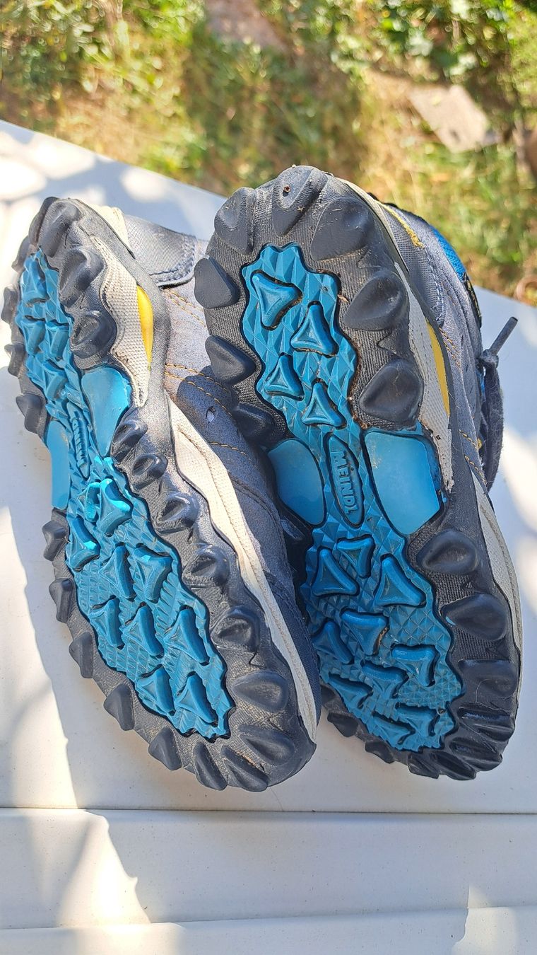 Meindl Scarpe per ragazzi: Meindl Wanderschuhe Gore-Tex blau Gr. 30 – Usato da Siebnen venduto da emilsz 1