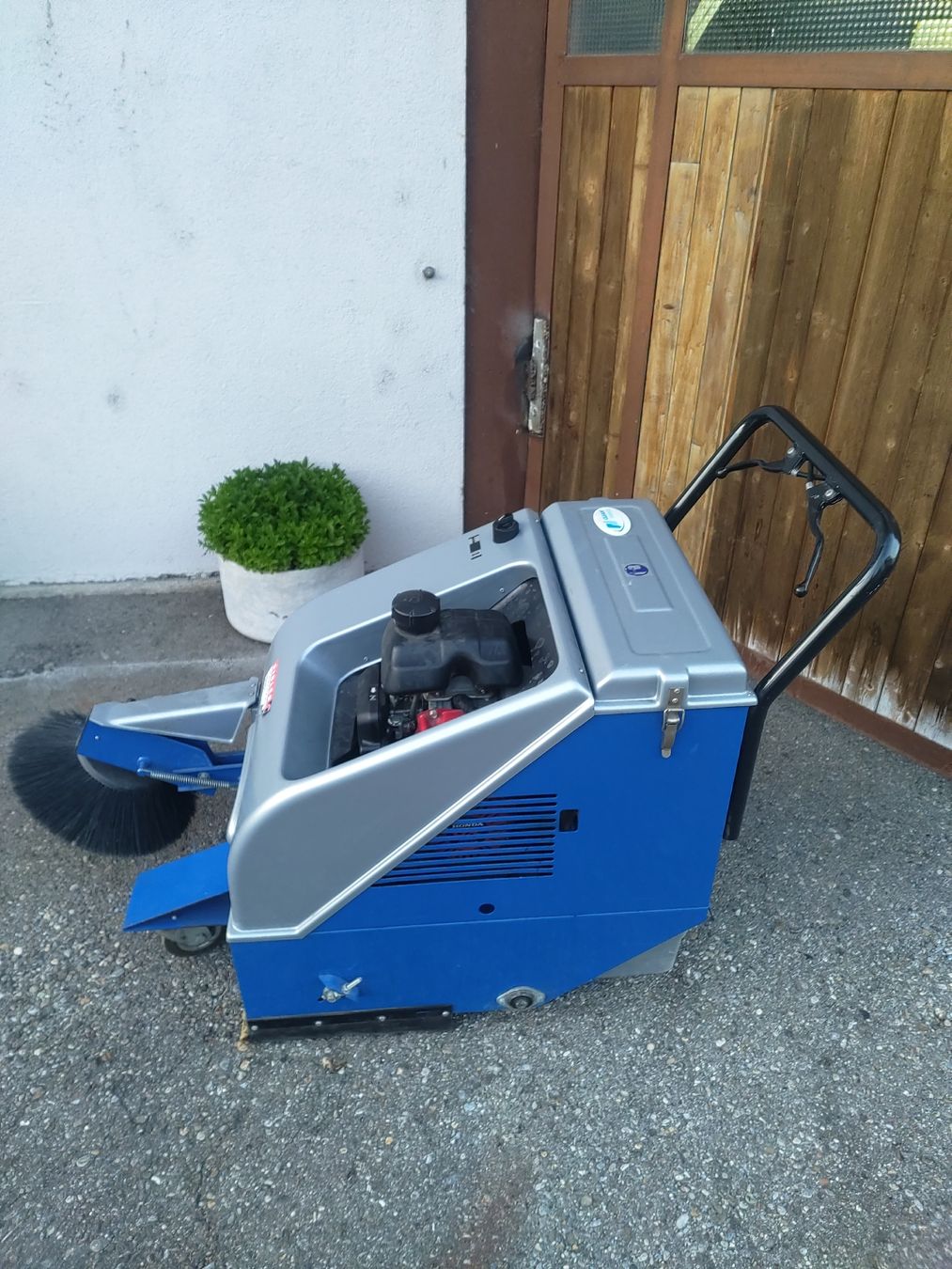 Tutte le macchine: Kehrmaschine 4 Takt Benzin – Usato da Birmensdorf ZH venduto da Tilki25 3