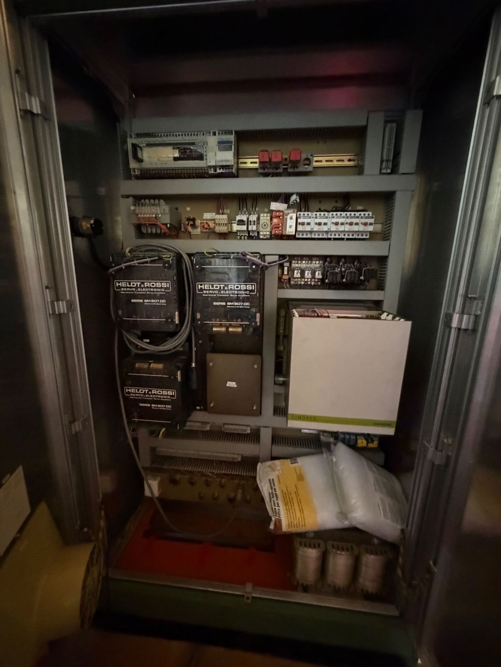 Aciera Alle Maschinen: ACIERA F5 CNC-3000 Fraiseuse à commande numérique, 1982 – Defekt aus Bouveret von saki03 7