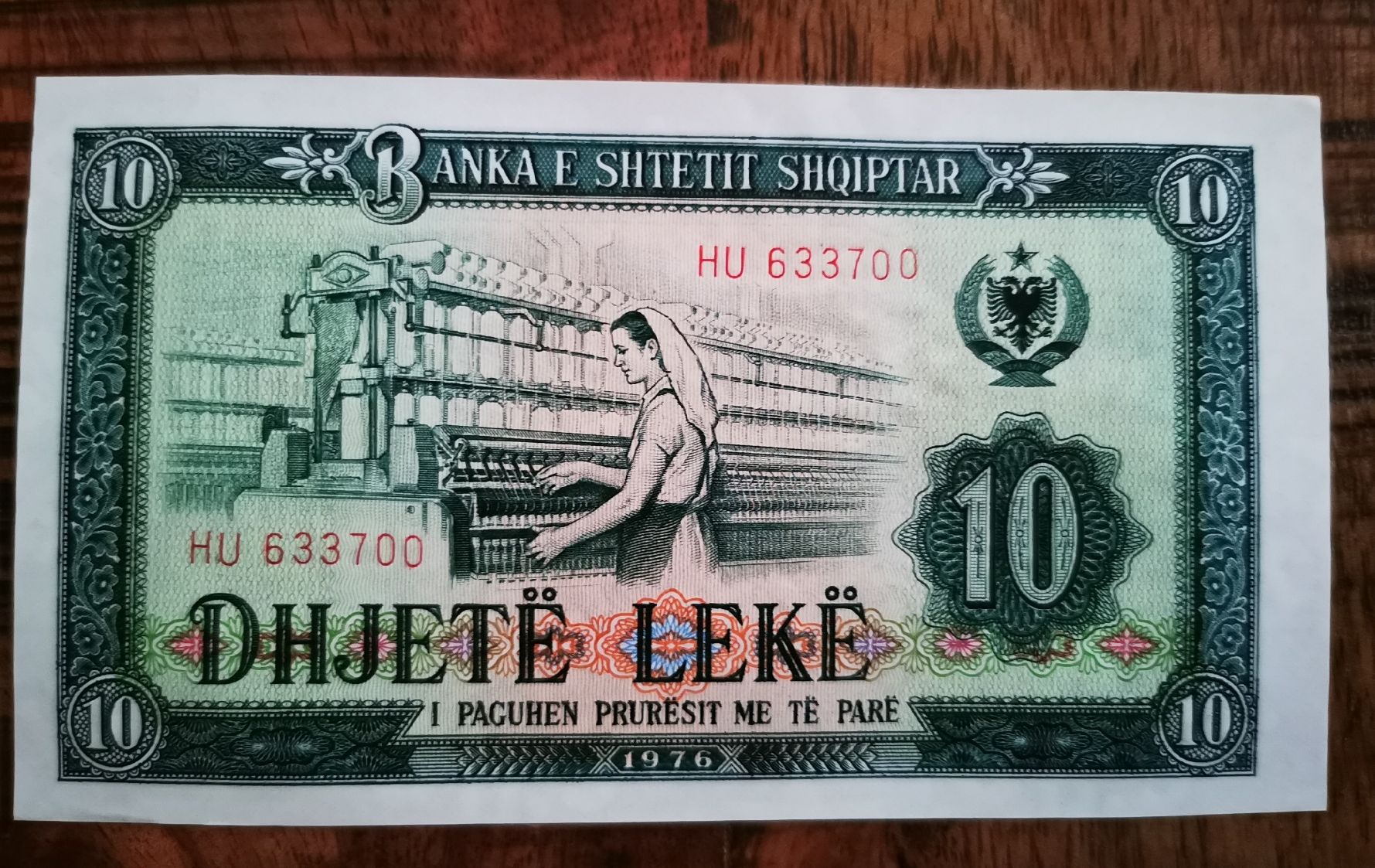 Banconote: Banknote Albanien - 10 Lekë 1976 – Nuovo (secondo la descrizione) da Rotkreuz venduto da Titotesla