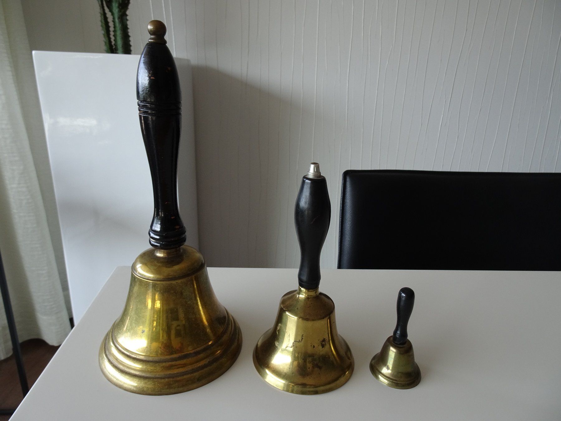 Campanacci mucche: 3 antike Messing Handglocken – Usato da Vitznau venduto da Mina60 5