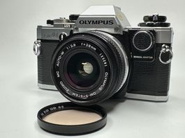 Revidierte & filmgetestete Olympus om10 & Zuiko Auto W 28mm