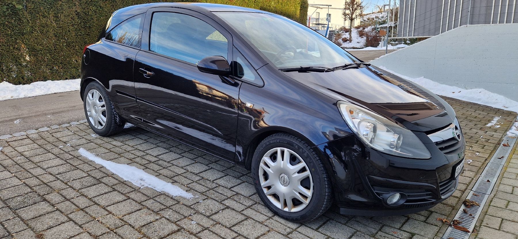 Autos: Opel  corsa D 1.4 – D'occasion à Heitenried par Daytona-675